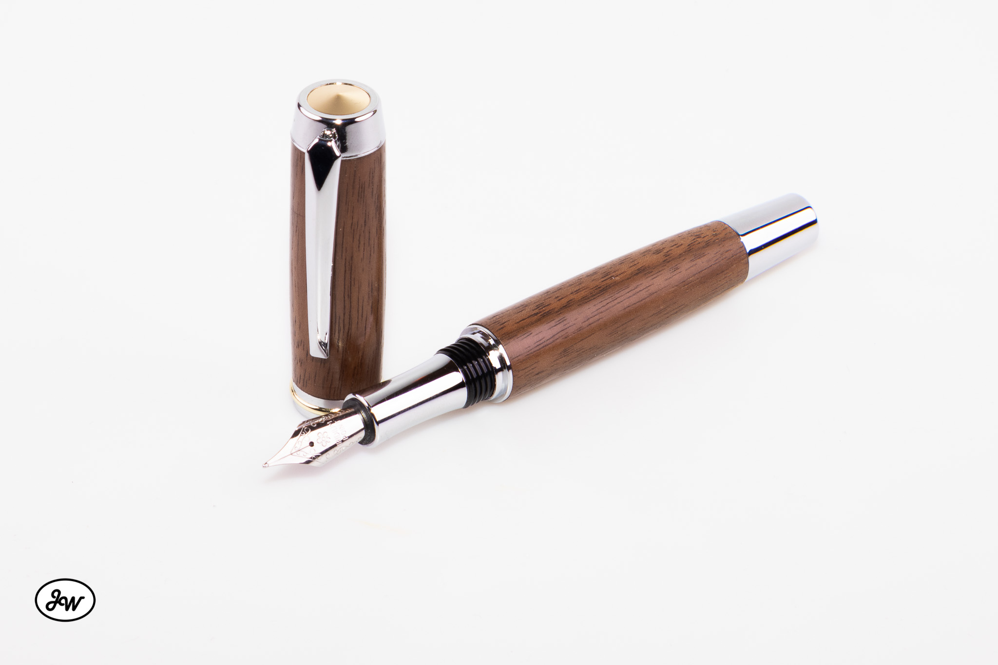 Füller Premium Nussbaum chrome glänzend